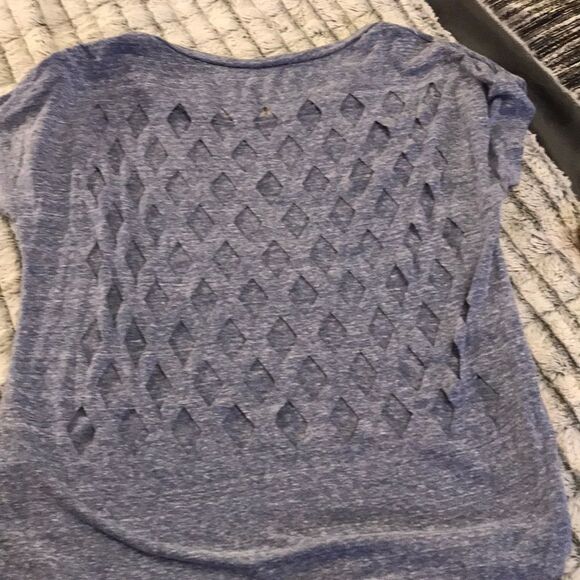 Cute blue soprano tea with cut outs on the back - Picture 3 of 6